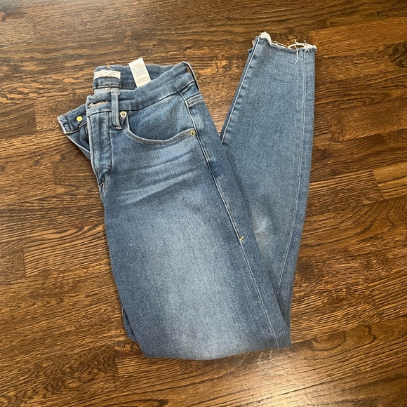 Good American Good Legs Skinny Jeans - Picture 3 of 6